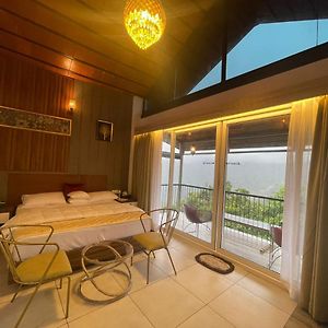King Room Mountain View